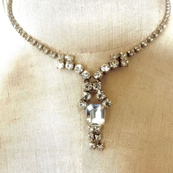 Rhinestone necklace - Picture 7 of 9